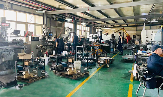 本公司生產(chǎn)加工的機(jī)械零部件外觀精美；品種包含有支架類、板類、鈑金類、軸類、套類等